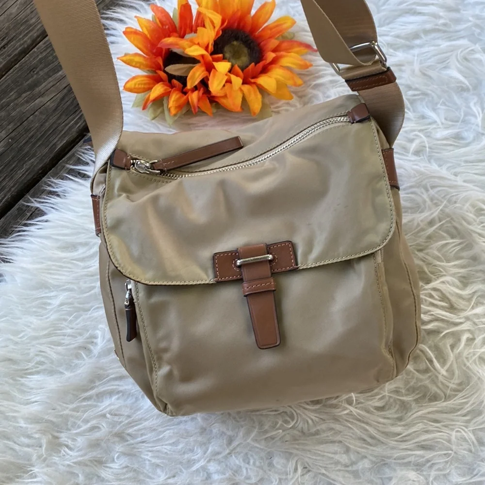 🌺Tumi crossbody bag🌺 - Picture 11 of 11